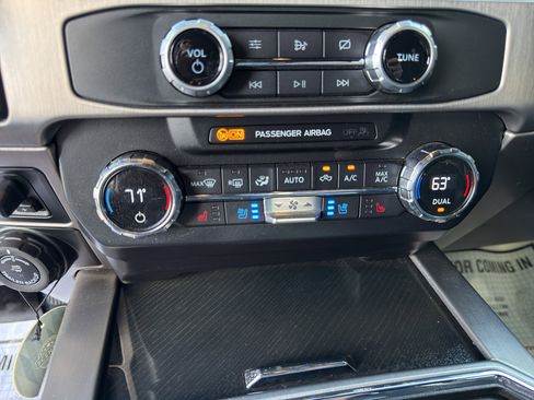 Used 2022 Ford F350 Platinum w/ FX4 Off-Road Package AWD/4WD image 17