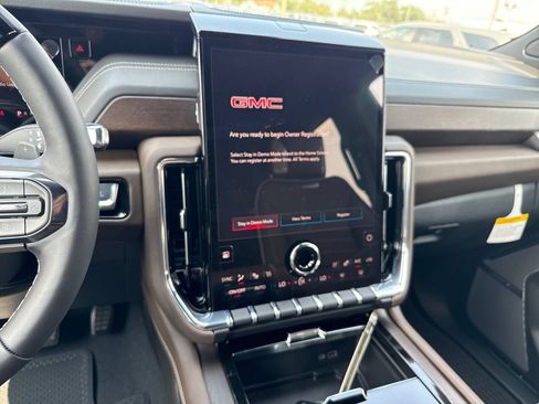 New 2026 GMC Yukon XL Denali Ultimate AWD/4WD image 23