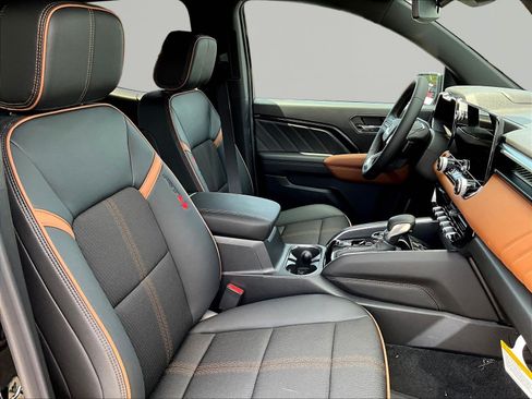 New 2026 GMC Canyon AT4 AWD/4WD image 18