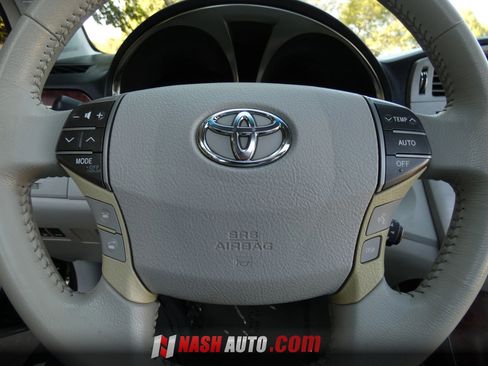 Used 2011 Toyota Avalon FWD image 57