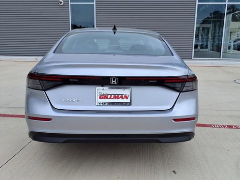 Used 2025 Honda Accord SE image 6