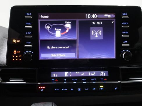 Used 2024 Toyota Sienna XLE image 23