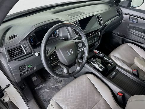 Used 2021 Honda Passport Elite image 2