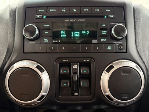 Used 2016 Jeep Wrangler Unlimited Rubicon AWD/4WD image 23