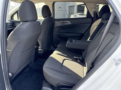 Used 2025 Kia Sportage LX image 32