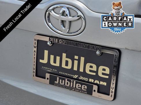 Used 2019 Toyota Highlander LE AWD/4WD image 25