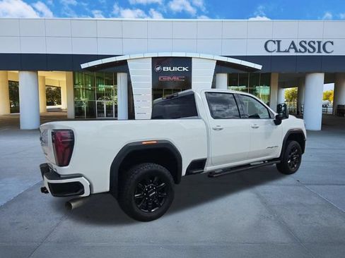 Used 2025 GMC Sierra 2500 AT4 AWD/4WD image 8
