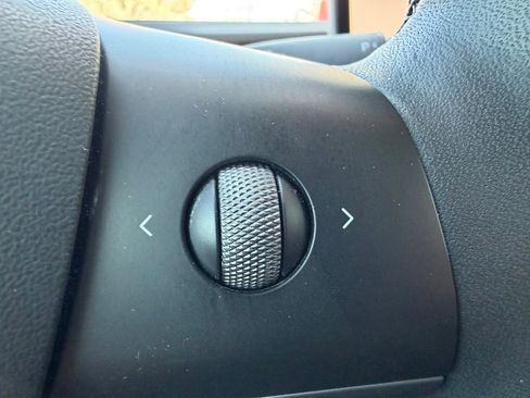 Used 2022 Tesla Model Y Performance image 12