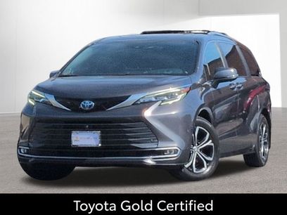 Certified 2025 Toyota Sienna Platinum