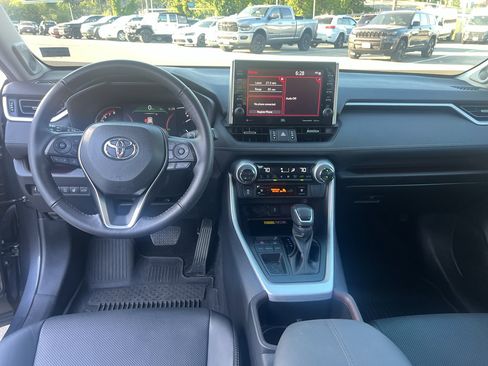 Used 2022 Toyota RAV4 Limited FWD image 8