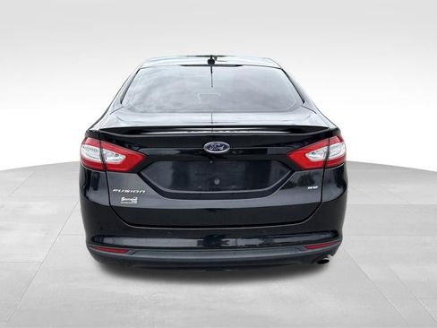 Used 2016 Ford Fusion SE FWD image 4