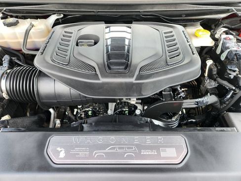 Used 2024 Jeep Wagoneer Series II w/ Flexible Seating Group AWD/4WD image 32