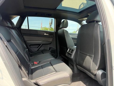 Used 2022 Volkswagen Atlas Cross Sport SE AWD/4WD image 11