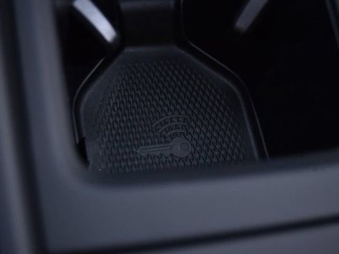 New 2026 Volkswagen Tiguan SE R-Line AWD/4WD image 17