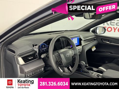 New 2026 Toyota Camry SE w/ Convenience Package FWD image 2