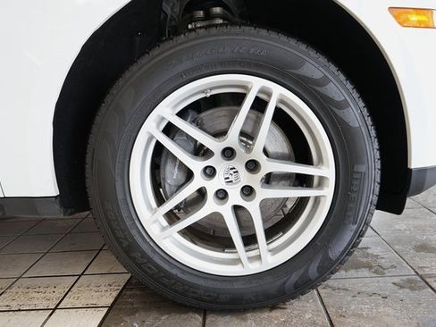 Used 2018 Porsche Macan image 60