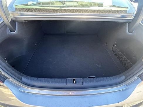 Used 2025 Genesis G70 2.5T image 9