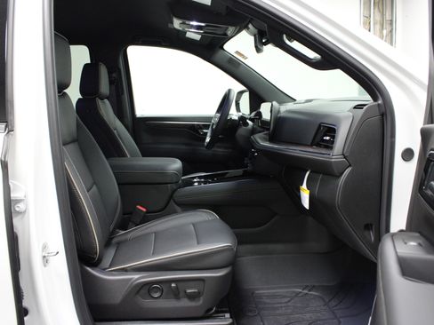 New 2025 Chevrolet Tahoe Premier image 17