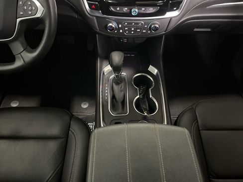 Used 2023 Chevrolet Traverse LT w/ LT Premium Package AWD/4WD image 10