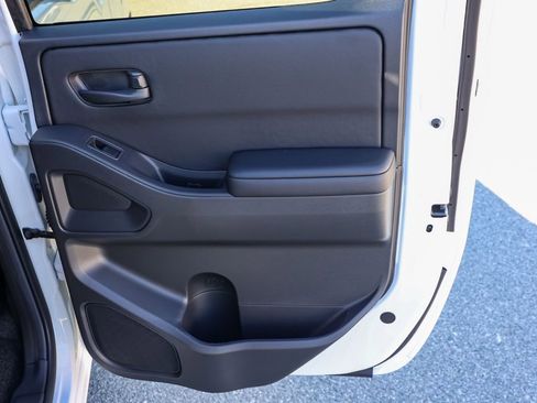 New 2026 Nissan Frontier S image 18