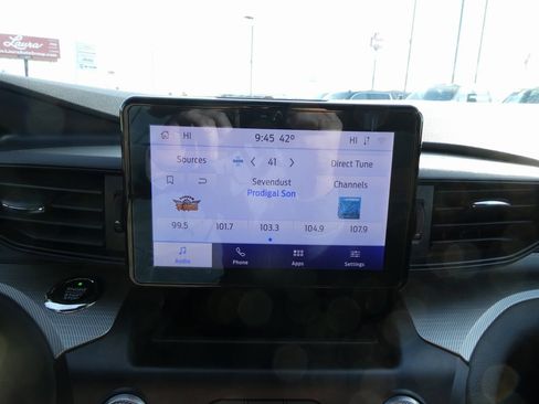 Used 2020 Ford Explorer XLT image 32