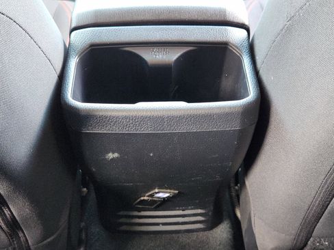 Used 2018 Toyota Tacoma SR5 RWD image 30