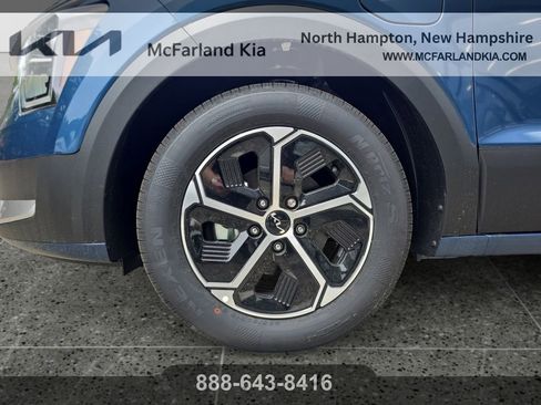 New 2025 Kia Niro EX w/ EX Cold Weather Package image 16