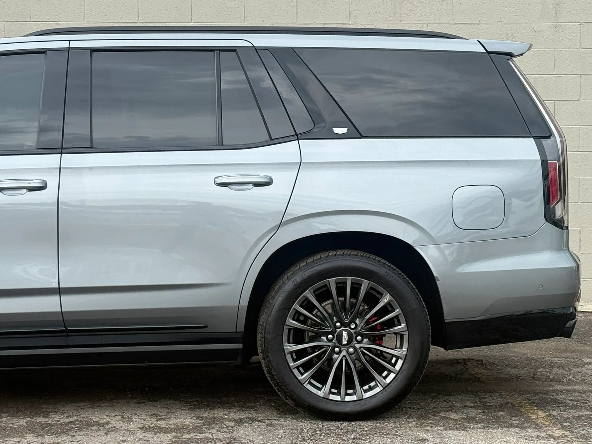 Used 2023 Cadillac Escalade V AWD/4WD image 5