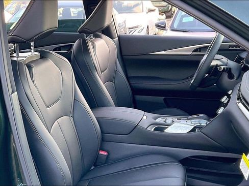 New 2026 INFINITI QX60 Luxe w/ Family Package FWD image 11