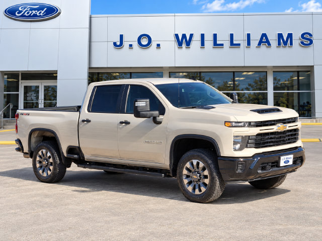 Used 2026 Chevrolet Silverado 2500 Custom w/ Custom Value Package AWD/4WD image 1
