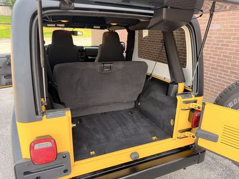 Used 2005 Jeep Wrangler Unlimited Rubicon AWD/4WD image 22