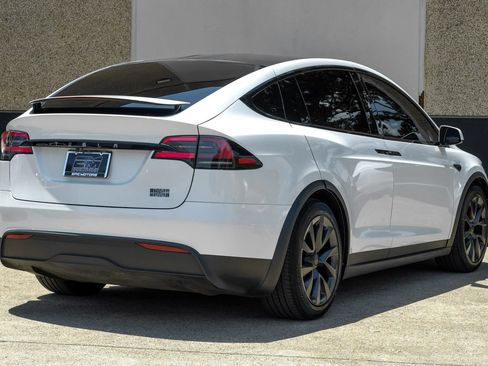 Used 2024 Tesla Model X Plaid AWD/4WD image 10