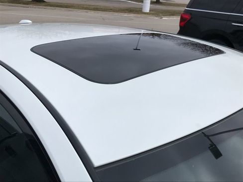 Used 2023 Nissan Altima 2.5 SR image 3