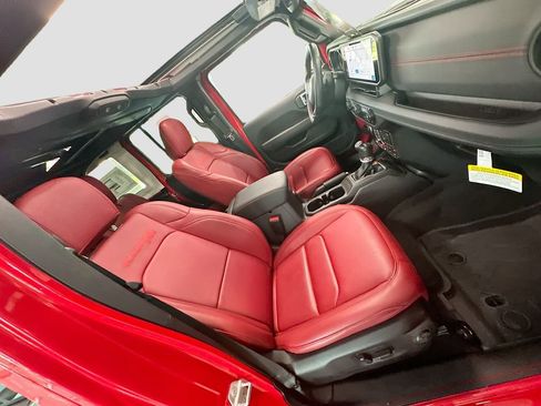 Used 2024 Jeep Wrangler Unlimited Rubicon 392 image 33