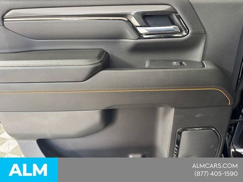 Used 2025 GMC Sierra 2500 AT4 w/ Technology Package image 25