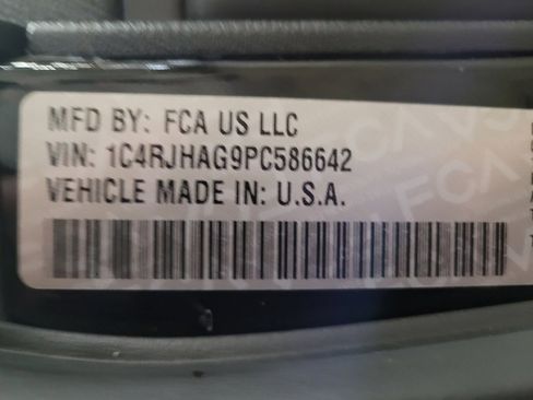 Used 2023 Jeep Grand Cherokee Laredo w/ Luxury Tech Group I image 33