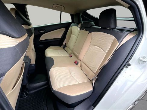 Used 2018 Toyota Prius Two w/ Prius Two Safety Plus Package FWD image 21