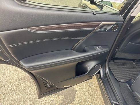 Used 2022 Lexus RX 450hL Luxury image 13