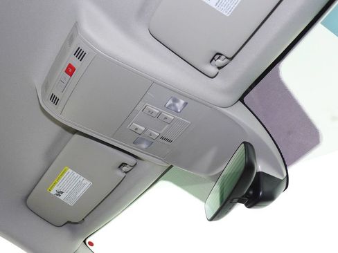 Certified 2025 Volkswagen Taos S FWD image 17