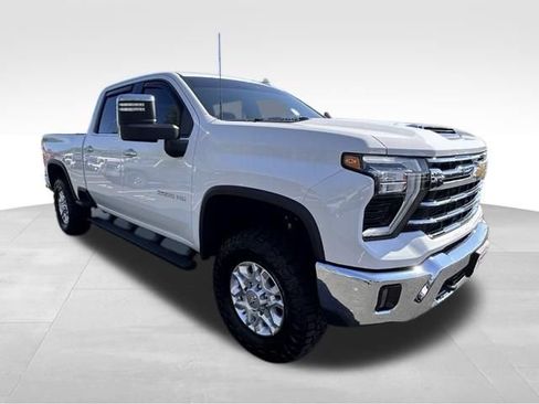Used 2024 Chevrolet Silverado 2500 LTZ AWD/4WD image 11