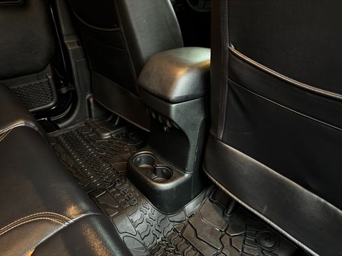 Used 2018 Jeep Wrangler Unlimited Sport S image 40