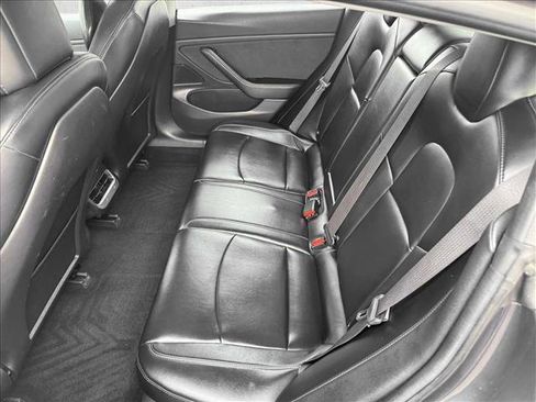 Used 2018 Tesla Model 3 Long Range RWD image 19