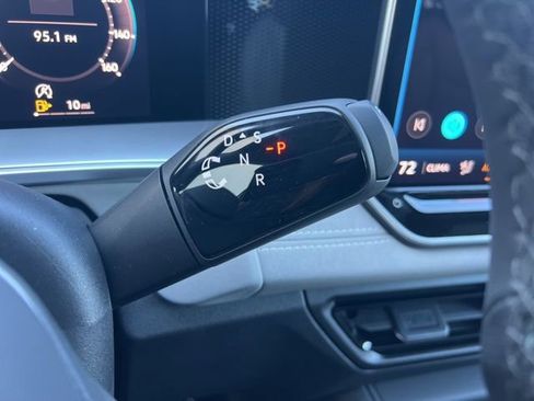 New 2026 Volkswagen Tiguan SE R-Line FWD image 19