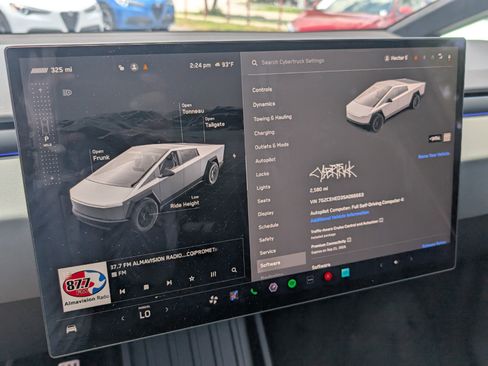 Used 2025 Tesla Cybertruck AWD Crew Cab image 26