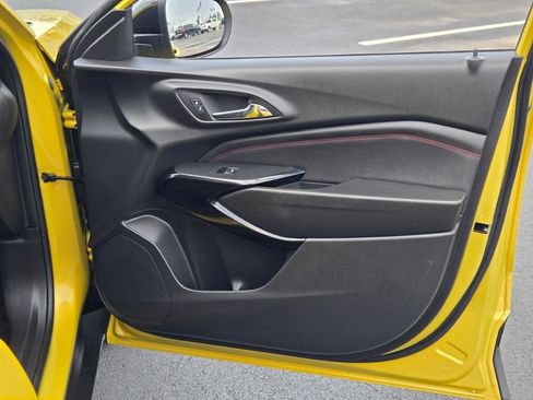 Used 2024 Chevrolet Trax RS w/ Sunroof Package image 5