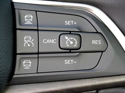 New 2025 Jeep Grand Cherokee L Limited image 16