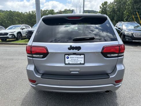 Used 2020 Jeep Grand Cherokee Altitude RWD image 6