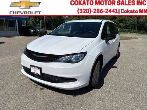 Used 2024 Chrysler Voyager LX FWD image 3