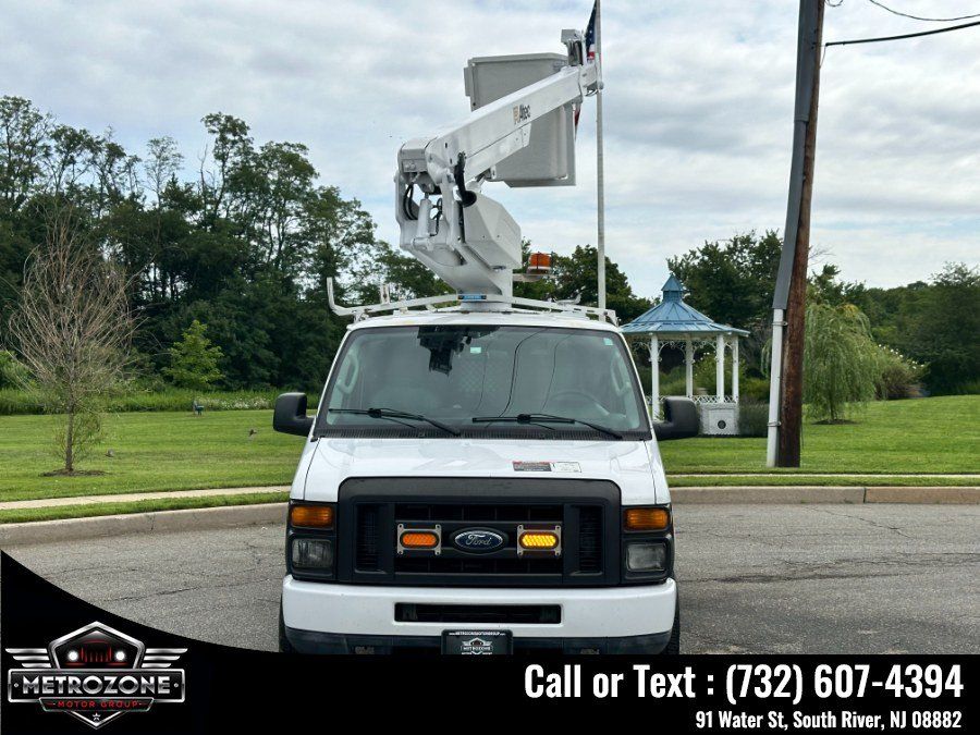 Used 2012 Ford E-350 and Econoline 350 Super Duty RWD image 2