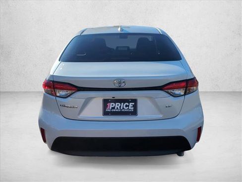 Used 2025 Toyota Corolla LE image 6